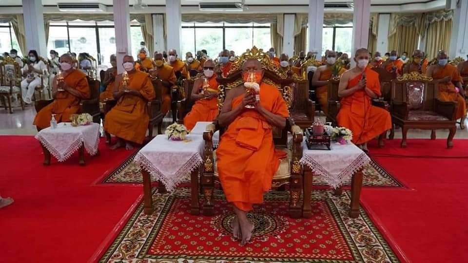 พช.ปราจีนบุรี ร่วมพิธีเจริญพระพุทธมนต์และเวียนเทียน ส่งเสริมพระพุทธศาสนา เนื่องในเทศกาลวันวิสาขบูชา พุทธศักราช 2656