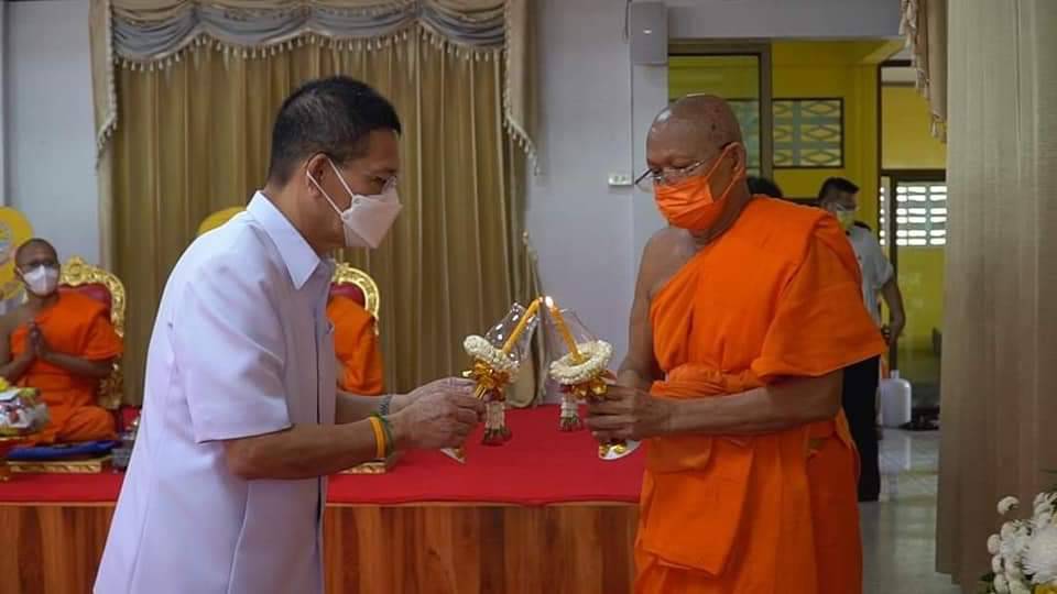 พช.ปราจีนบุรี ร่วมพิธีเจริญพระพุทธมนต์และเวียนเทียน ส่งเสริมพระพุทธศาสนา เนื่องในเทศกาลวันวิสาขบูชา พุทธศักราช 2656