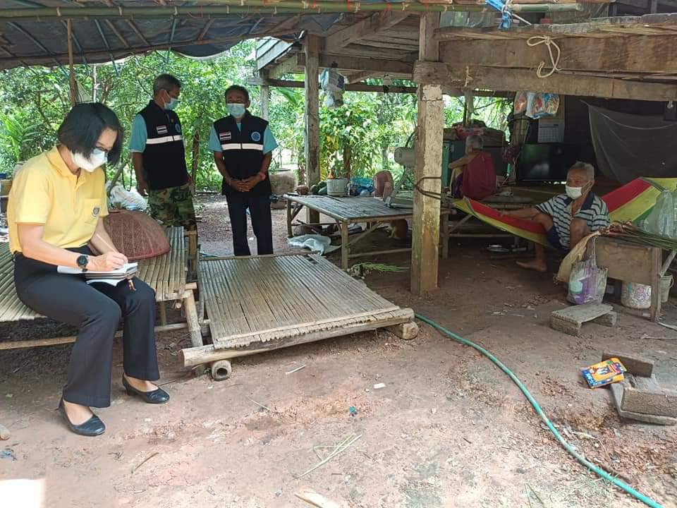 พช.ปราจีนบุรี ลงพื้นที่จัดทำโครงการบ้านสร้างสุขสลากสรรค์สร้างเพื่อชุมชน