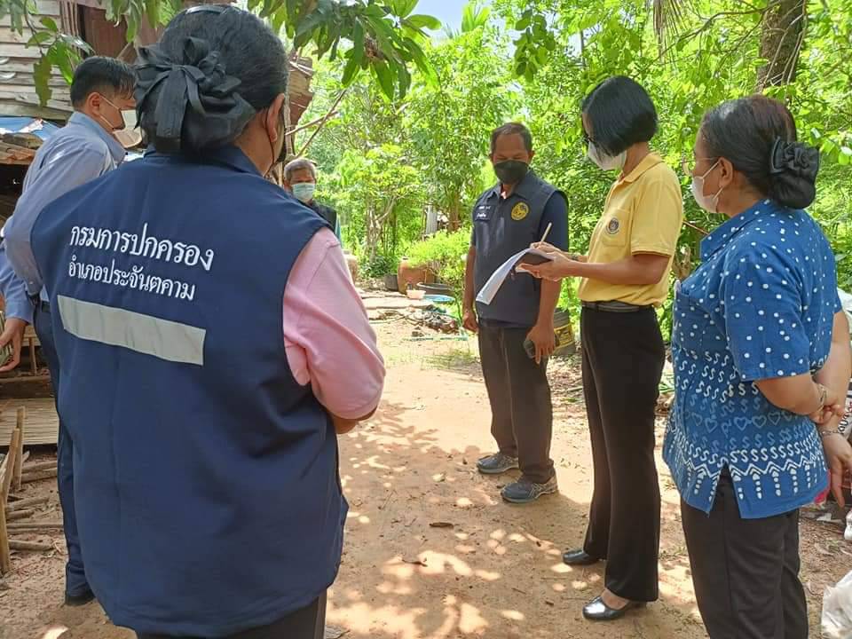 พช.ปราจีนบุรี ลงพื้นที่จัดทำโครงการบ้านสร้างสุขสลากสรรค์สร้างเพื่อชุมชน