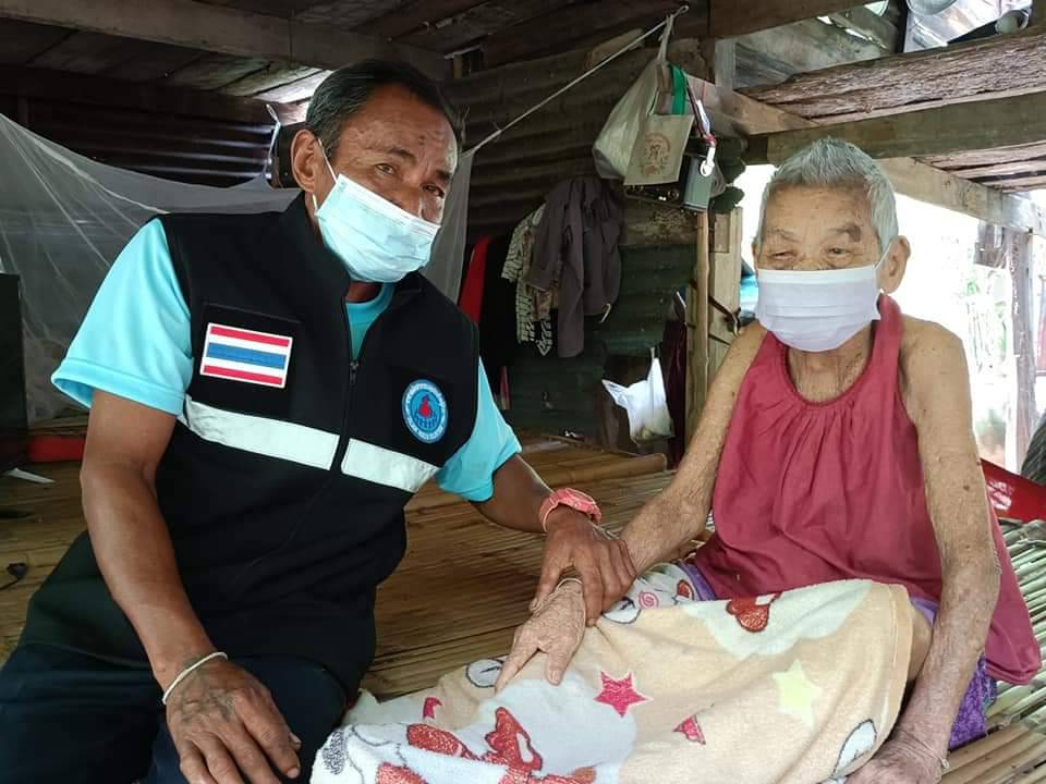 พช.ปราจีนบุรี ลงพื้นที่จัดทำโครงการบ้านสร้างสุขสลากสรรค์สร้างเพื่อชุมชน