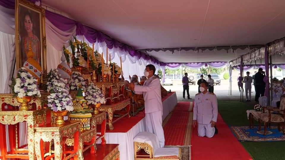 พช.ปราจีนบุรี ร่วมพิธีทำบุญตักบาตรถวายเป็นพระราชกุศล เนื่องในโอกาสวันเฉลิมพระชนมพรรษา สมเด็จพระนางเจ้าฯ พระบรมราชินี