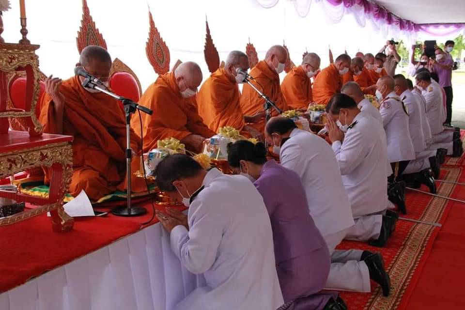 พช.ปราจีนบุรี ร่วมพิธีทำบุญตักบาตรถวายเป็นพระราชกุศล เนื่องในโอกาสวันเฉลิมพระชนมพรรษา สมเด็จพระนางเจ้าฯ พระบรมราชินี