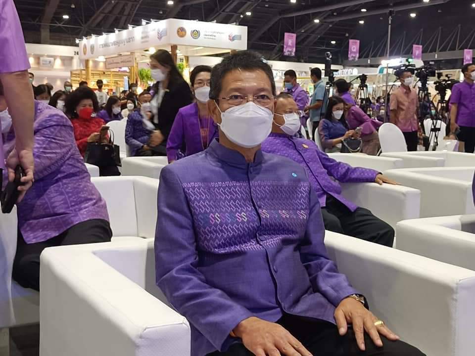 พช. จังหวัดปราจีนบุรี ร่วมพิธีเปิดงาน OTOP Midyear 2022 “สุขช้อป สุขใจ สุขทั่วไทยรวมไว้ในที่เดียว” นำทีมเยี่ยมให้กำลังใจและอุดหนุนผู้ประกอบการจังหวัดปราจีนบุรี
