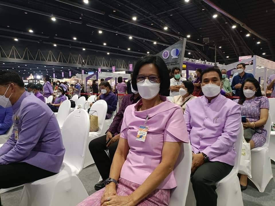 พช. จังหวัดปราจีนบุรี ร่วมพิธีเปิดงาน OTOP Midyear 2022 “สุขช้อป สุขใจ สุขทั่วไทยรวมไว้ในที่เดียว” นำทีมเยี่ยมให้กำลังใจและอุดหนุนผู้ประกอบการจังหวัดปราจีนบุรี