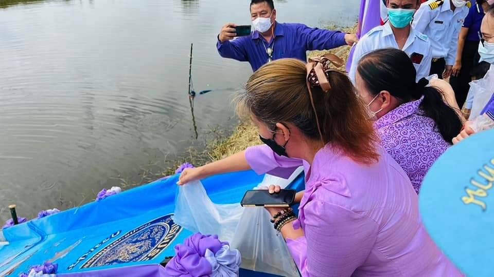 พช.ปราจีนบุรี ร่วมพิธีปล่อยพันธุ์สัตว์น้ำ เนื่องในโอกาสวันเฉลิมพระชนมพรรษา สมเด็จพระนางเจ้าสุทิดา พัชรสุธาพิมลลักษณ พระบรมราชินี 3 มิถุนายน 2565