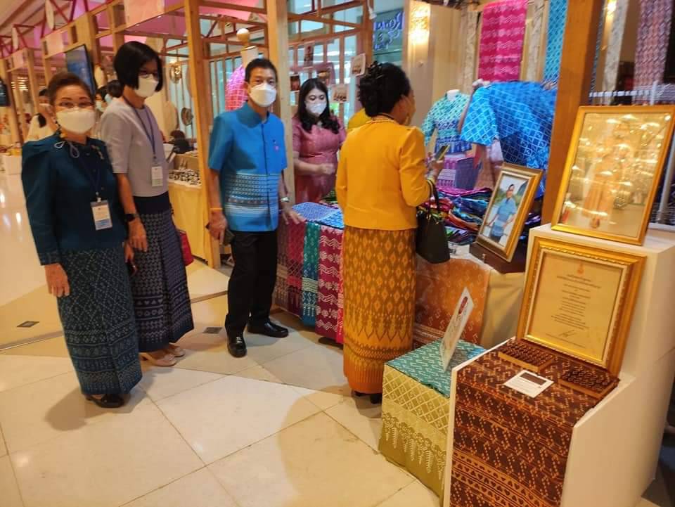 พช.ปราจีนบุรี ร่วมพิธีเปิดโครงการกองทุนพัฒนาบทบาทสตรี สร้างโอกาสด้านอาชีพสร้างสรรค์บทบาทสตรีสู่ความเข้มแข็งในชุมชน