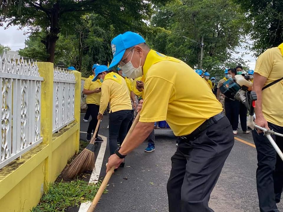 พช.ปราจีนบุรี ร่วมกิจกรรมจิตอาสาบำเพ็ญสาธารณประโยชน์ เฉลิมพระเกียรติพระบาทสมเด็จพระเจ้าอยู่หัว  เนื่องในโอกาสวันเฉลิมพระชนมพรรษา 28 กรกฎาคม 2565