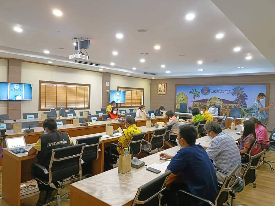 พช.ปราจีนบุรี ร่วมประชุมขับเคลื่อนและติดตามนโยบายของรัฐบาลและภาระกิจสำคัญของกระทรวงมหาดไทย ประจำปีงบประมาณ พ.ศ. 2565 (เดือนกรกฎาคม 2565)