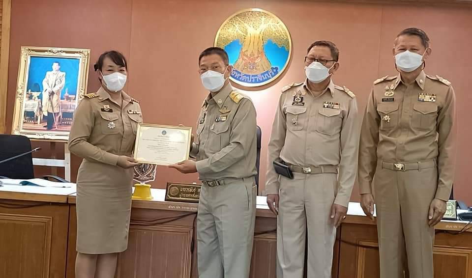 พช.ปราจีนบุรี มอบเกียรติบัตร กิจกรรมพัฒนาชุมชนดีเด่น ประจำปี 2565