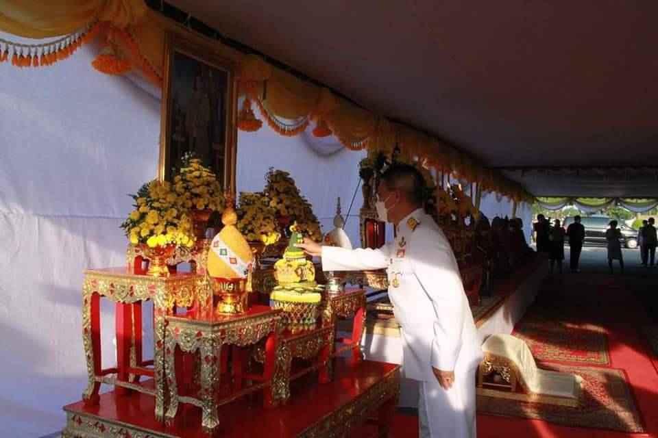 พช.ปราจีนบุรี ร่วมตักบาตรและลงนามถวายพระพรชัยมงคล วันเฉลิมพระชนมพรรษา 70 พรรษา พระบาทสมเด็จพระเจ้าอยู่หัว 28 กรกฎาคม 2565