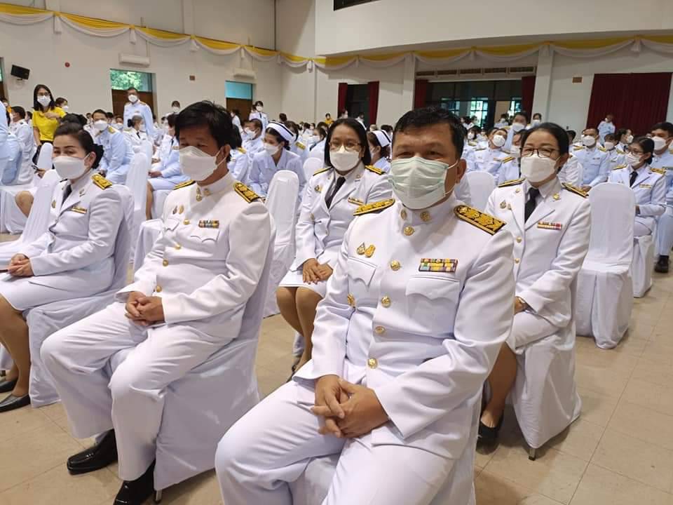 พช.ปราจีนบุรี ร่วมตักบาตรและลงนามถวายพระพรชัยมงคล วันเฉลิมพระชนมพรรษา 70 พรรษา พระบาทสมเด็จพระเจ้าอยู่หัว 28 กรกฎาคม 2565