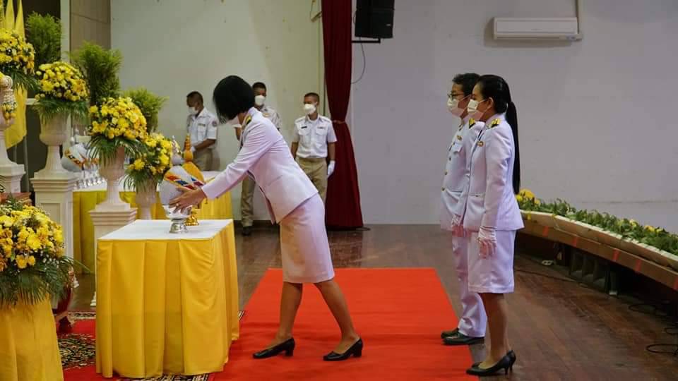 พช.ปราจีนบุรี ร่วมถวายเครื่องราชสักการะ วางพานพุ่ม และถวายพระพรชัยมงคล วันเฉลิมพระชนมพรรษา 70 พรรษา พระบาทสมเด็จพระเจ้าอยู่หัว 28 กรกฎาคม 2565