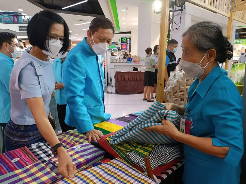 พช.ปราจีนบุรี ทดสอบตลาดผลิตภัณฑ์ OTOP เตรียมพร้อมลงเวทีระดับประเทศ