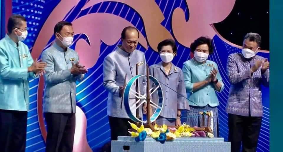 พช.ปราจีนบุรี ร่วมเปิดงาน OTOP ศิลปาชีพ ประทีปไทย OTOP ก้าวไกล ด้วยพระบารมี ภายใต้แนวคิด “ผ้าทอไทย สายใยแห่งพระเมตตา สร้างอาชีพปวงประชาอย่างยั่งยืน”