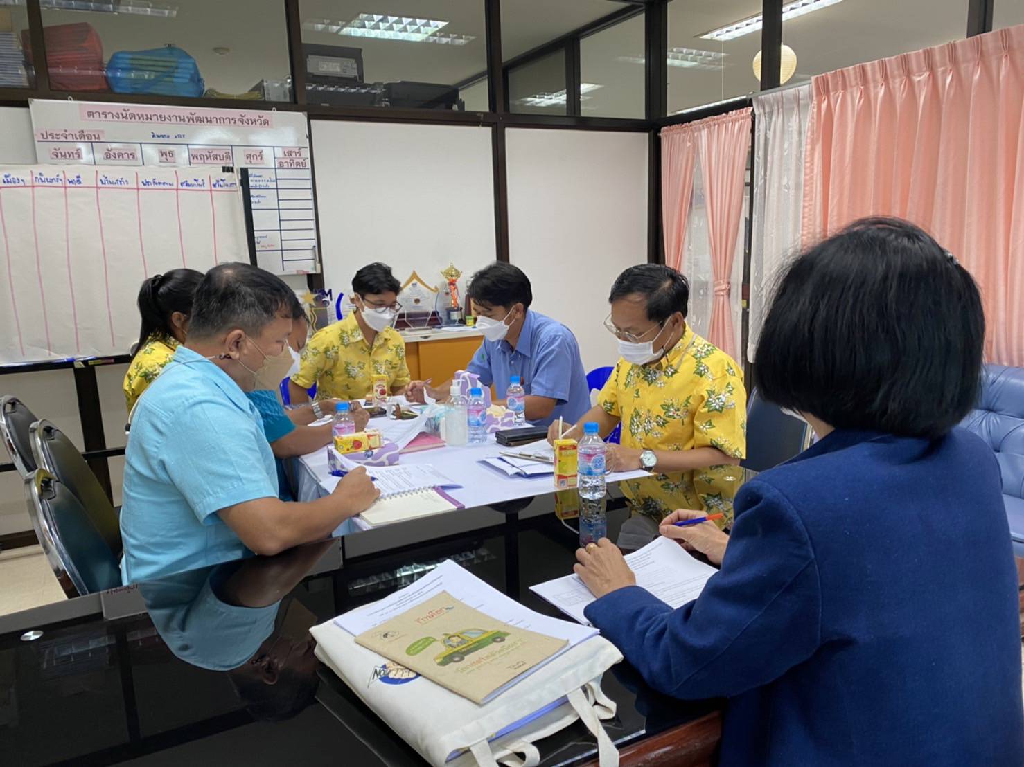 พช.ปราจีนบุรี ประชุมคณะทำงานพิจารณาจัดทำข้อตกลงการปฏิบัติราชการและผลการประเมินผลการปฏิบัติราชการของข้าราชการสังกัดกรมการพัฒนาชุมชน จังหวัดปราจีนบุรี