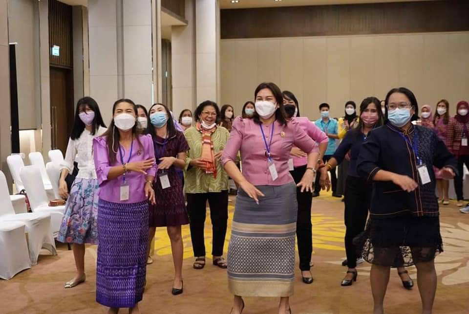 พช.ปราจีนบุรี โครงการเชิดชูเกียรติคนกองทุนพัฒนาบทบาทสตรี ประจำปี 2565