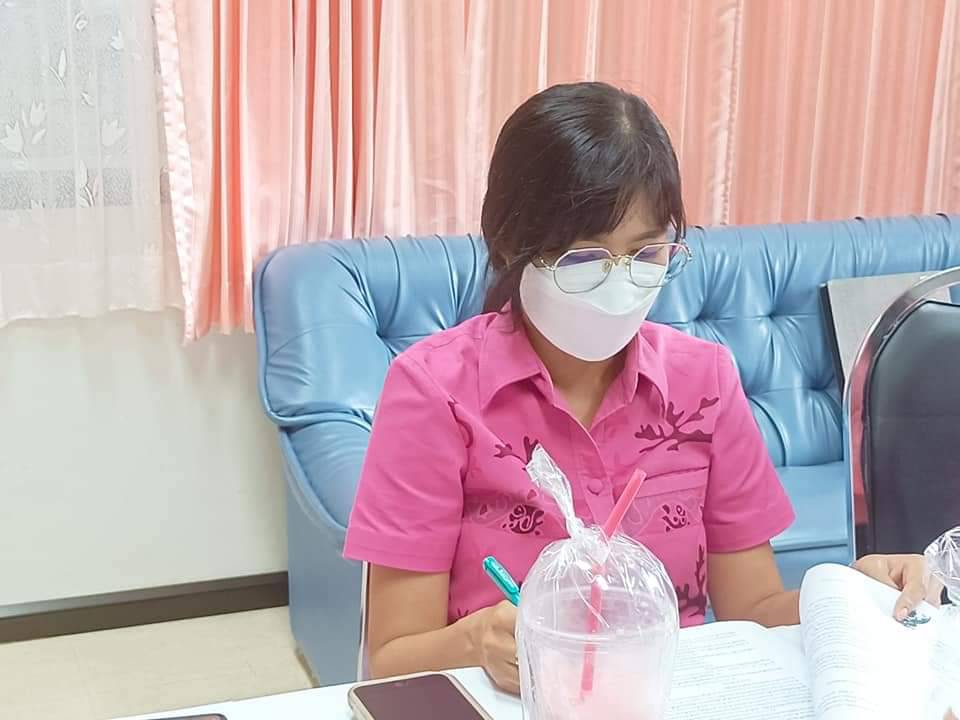 พช.ปราจีนบุรี ร่วมประชุมซักซ้อมแนวทางการตรวจสอบบัญชีเงินฝากธนาคาร และแนวทางการยืนยันลูกหนี้กองทุนพัฒนาบทบาทสตรี ผ่านระบบออนไลน์ (Zoom Cloud Meetings)