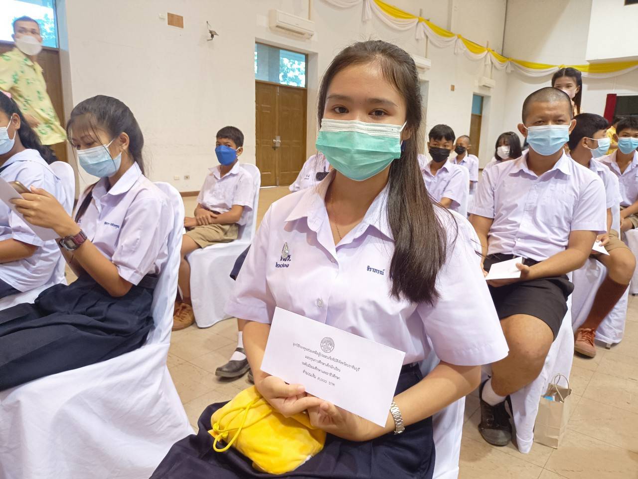 พช.ปราจีนบุรี มอบทุนการศึกษาเด็กนักเรียนของมูลนิธิกองทุนช่วยเหลือผู้ประสบภัยพิบัติจังหวัดปราจีนบุรี ประจำปี 2565