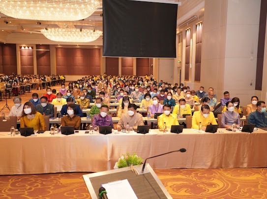 ??”พช.ปราจีนบุรี ร่วมอบรมโครงการสนับสนุนการขับเคลื่อนนโยบายสู่การปฏิบัติ ประจำปี 2566 กิจกรรมที่ 1 การประชุมมอบนโยบายและแนวทางการดำเนินงานพัฒนาชุมชน ประจำปีงบประมาณ พ.ศ.2566″
