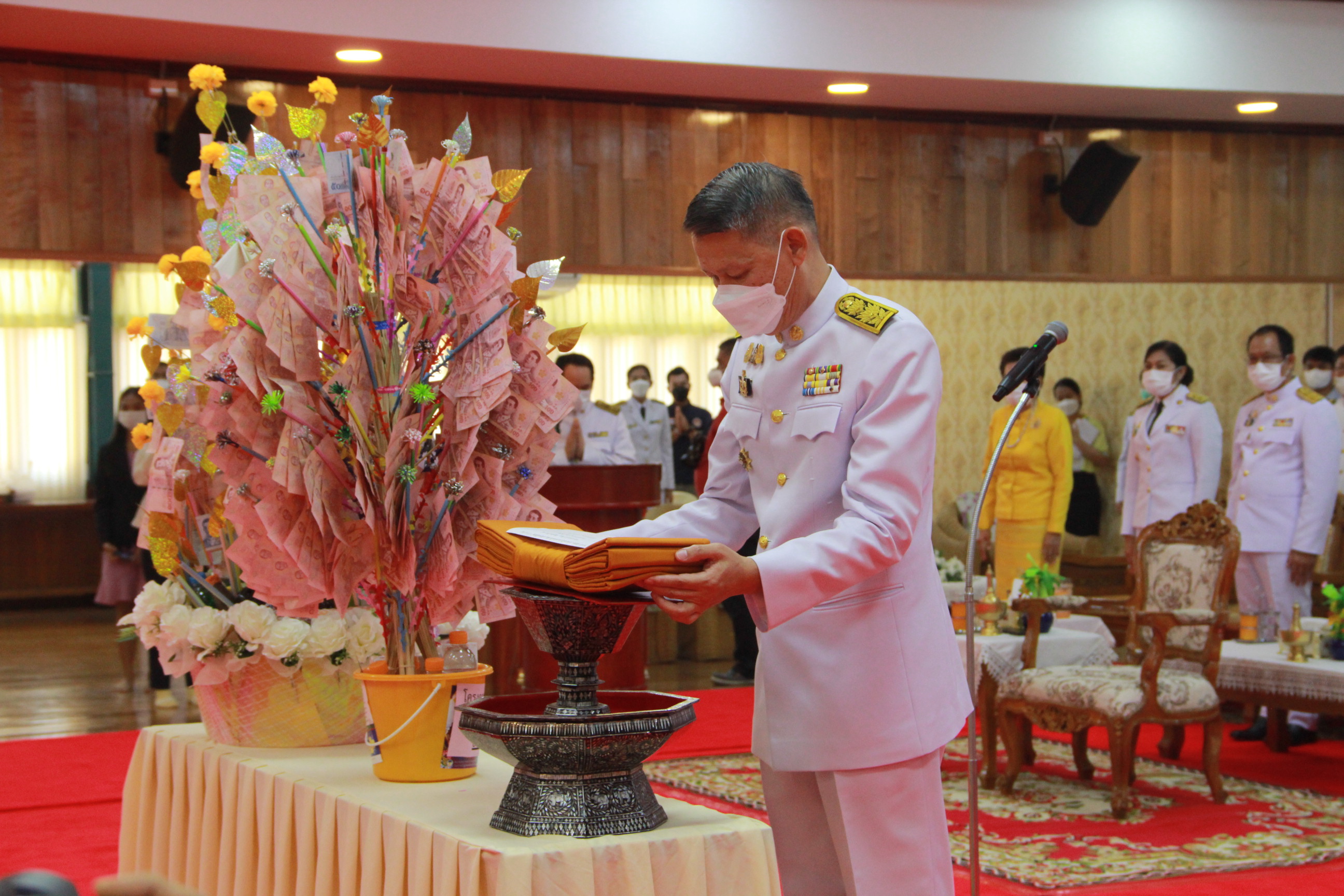 ?”พช.ปราจีนบุรี ร่วมพิธีทอดผ้าป่าสมทบทุนโครงการทุนเล่าเรียนหลวงสำหรับพระสงฆ์ของจังหวัดปราจีนบุรี”?