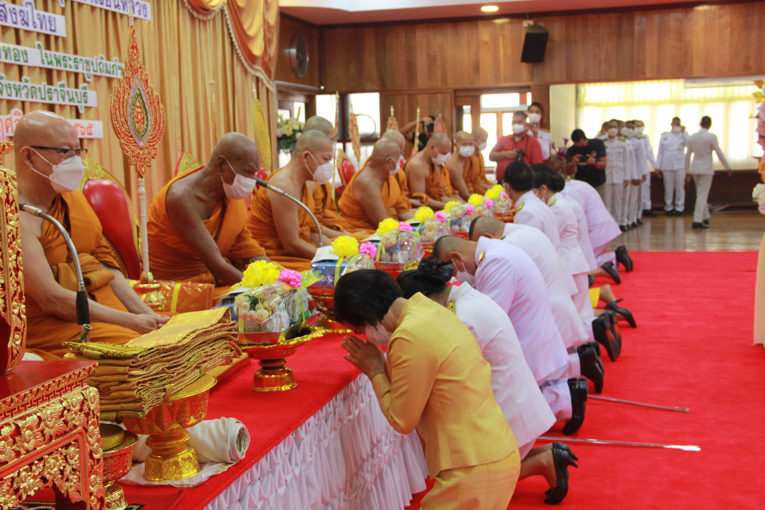 ?”พช.ปราจีนบุรี ร่วมพิธีทอดผ้าป่าสมทบทุนโครงการทุนเล่าเรียนหลวงสำหรับพระสงฆ์ของจังหวัดปราจีนบุรี”?