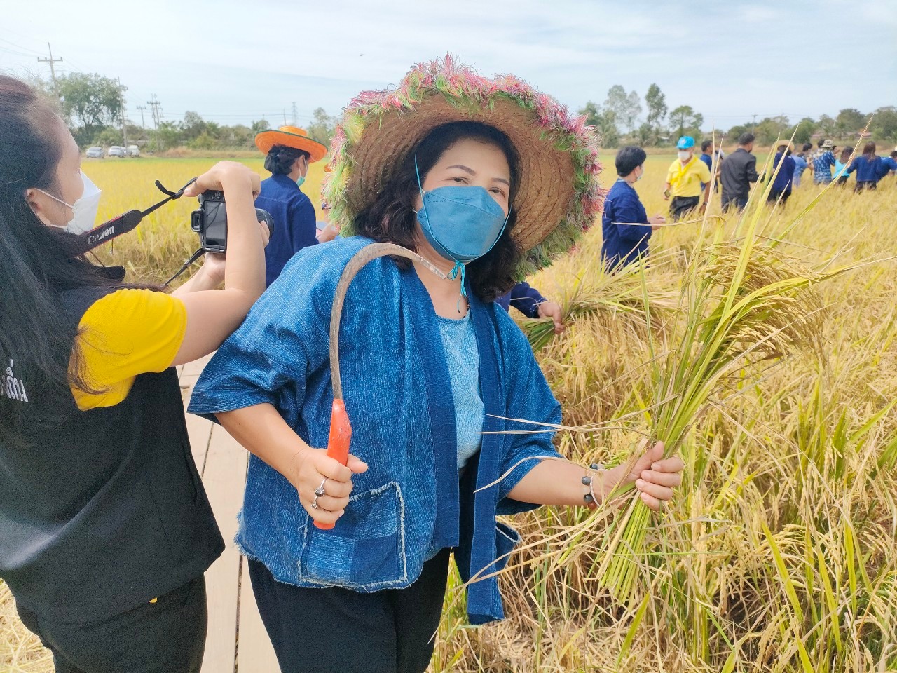 ✨✨”พช.ปราจีนบุรี ร่วมเป็นเกียรติในงานวันถ่ายทอดปรัชญาพอเพียง เกษตรทฤษฎีใหม่และองค์ความรู้เรื่องข้าวสู่เกษตรกร “ตามรอยศาสตร์พระราชา น้อมรำลึกในพระมหากรุณาธิคุณ””