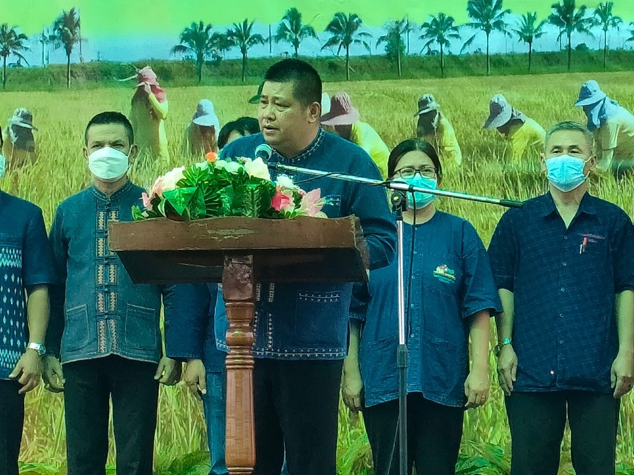 ✨✨”พช.ปราจีนบุรี ร่วมเป็นเกียรติในงานวันถ่ายทอดปรัชญาพอเพียง เกษตรทฤษฎีใหม่และองค์ความรู้เรื่องข้าวสู่เกษตรกร “ตามรอยศาสตร์พระราชา น้อมรำลึกในพระมหากรุณาธิคุณ””