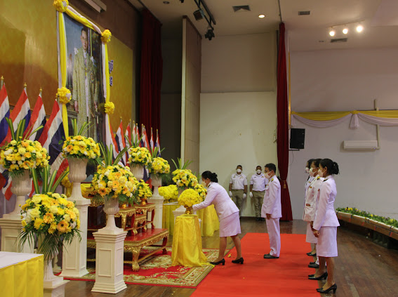 ??”พช.ปราจีนบุรี ร่วมพิธีเนื่องในวันคล้ายวันพระบรมราชสมภพพระบาทสมเด็จพระบรมชนกาธิเบศร อดุลยเดชมหาราช บรมนาถบพิตร วันชาติ และวันพ่อแห่งชาติ”