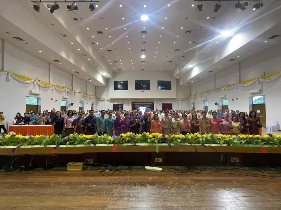 ✨✨”พช.ปราจีนบุรี จัดโครงการ “คนปราจีนบุรี ร่วมสืบสาน อนุรักษ์ศิลป์ผ้าถิ่นไทย ดำรงไว้ในแผ่นดิน” ??กิจกรรมที่ 2 กิจกรรมเดินแบบผ้าไทย ภายใต้สโลแกน “ผ้าไทย ใส่ให้สนุก” ”