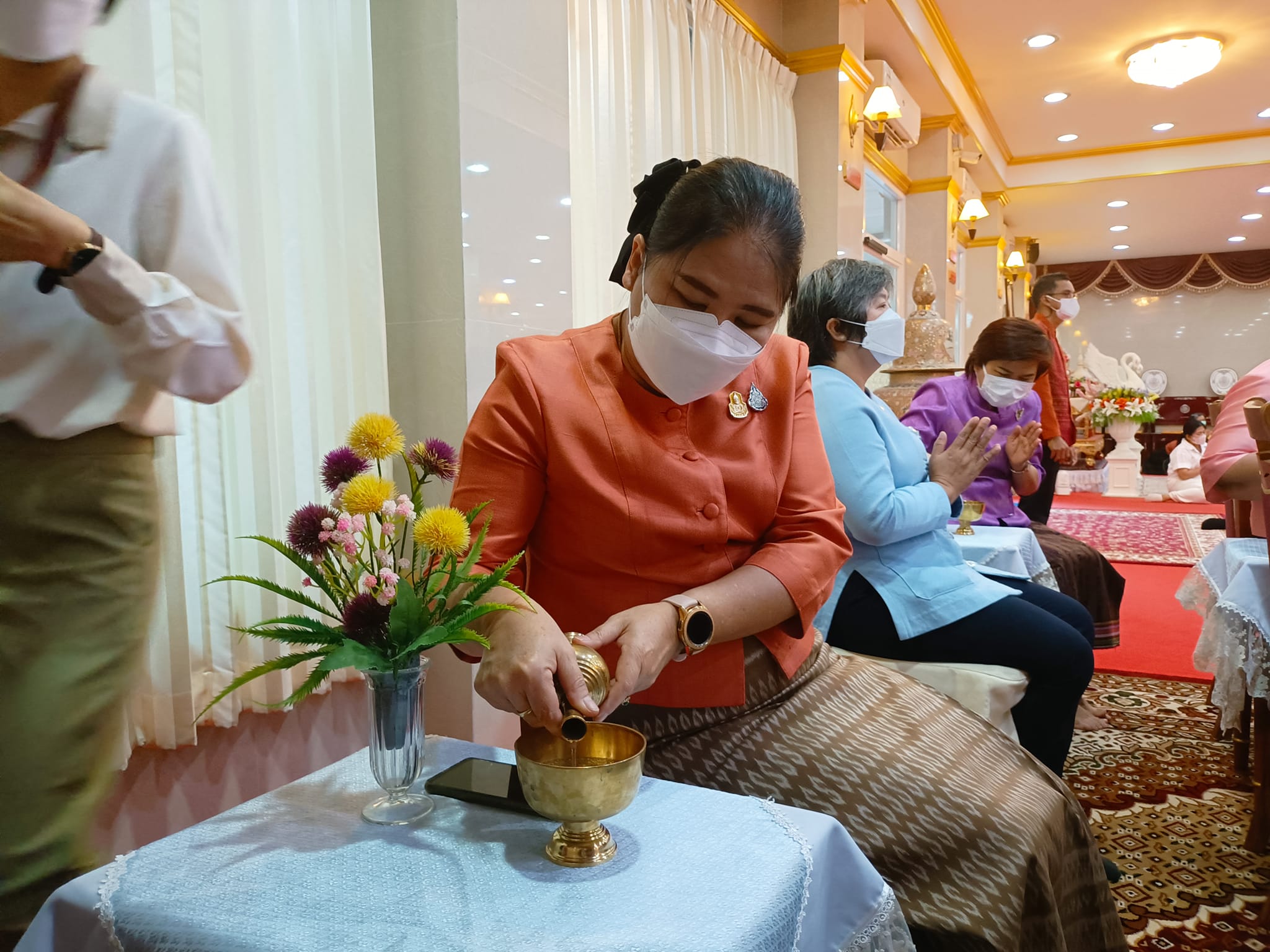 ??”พช.ปราจีนบุรี ร่วมพิธีทำบุญตักบาตรพระนวกะ โครงการบรรพชาอุปสมบท 99 รูป”