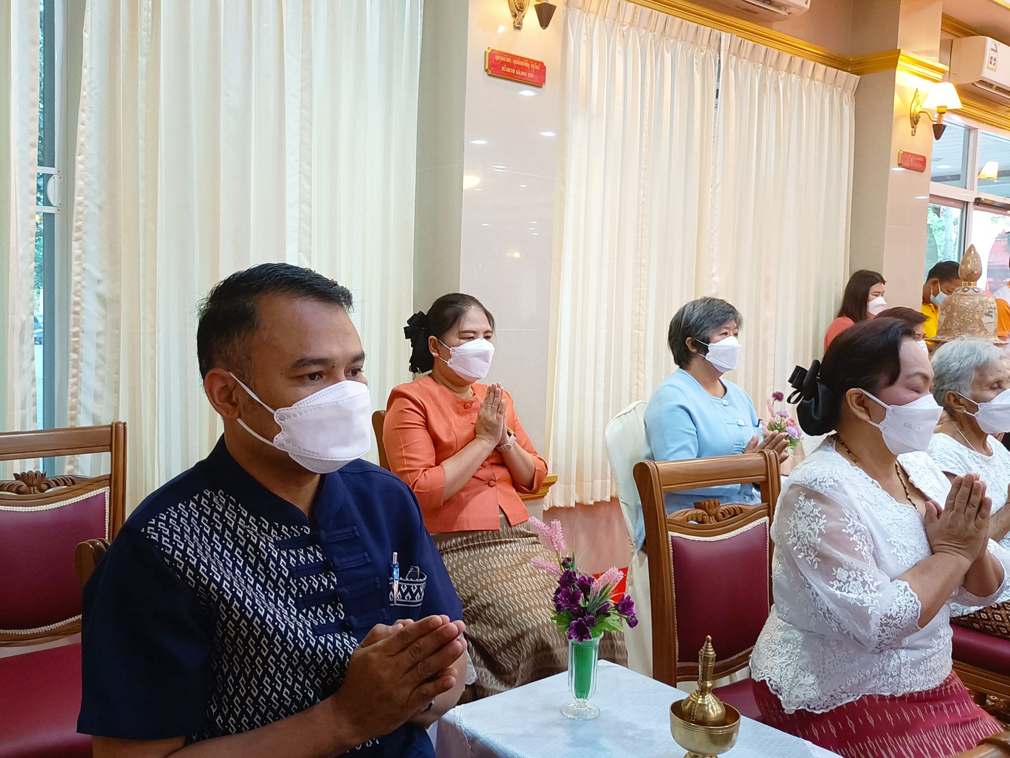 ??”พช.ปราจีนบุรี ร่วมพิธีทำบุญตักบาตรพระนวกะ โครงการบรรพชาอุปสมบท 99 รูป”