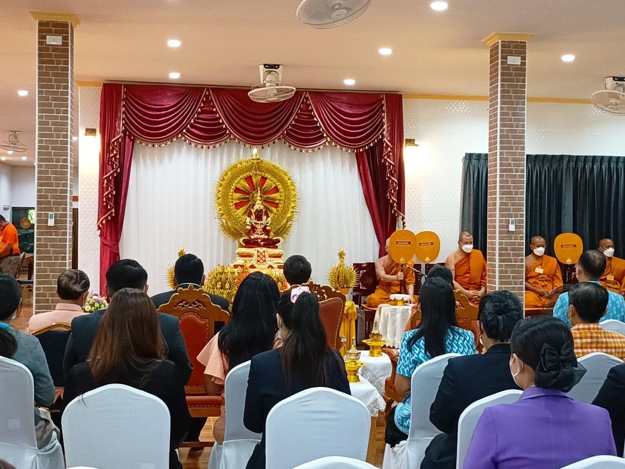✨✨”พช.ปราจีนบุรี ร่วมพิธีทำบุญตักบาตรข้าวสารอาหารแห้งฯ โครงการบรรพชาอุปสมบท 99 รูป ถวายพระพรชัยมงคลแด่สมเด็จพระเจ้าลูกเธอ เจ้าฟ้าพัชรกิติยาภา นเรนทิราเทพยวดี กรมหลวงราชสาริณีสิริพัชร มหาวัชรราชธิดา”