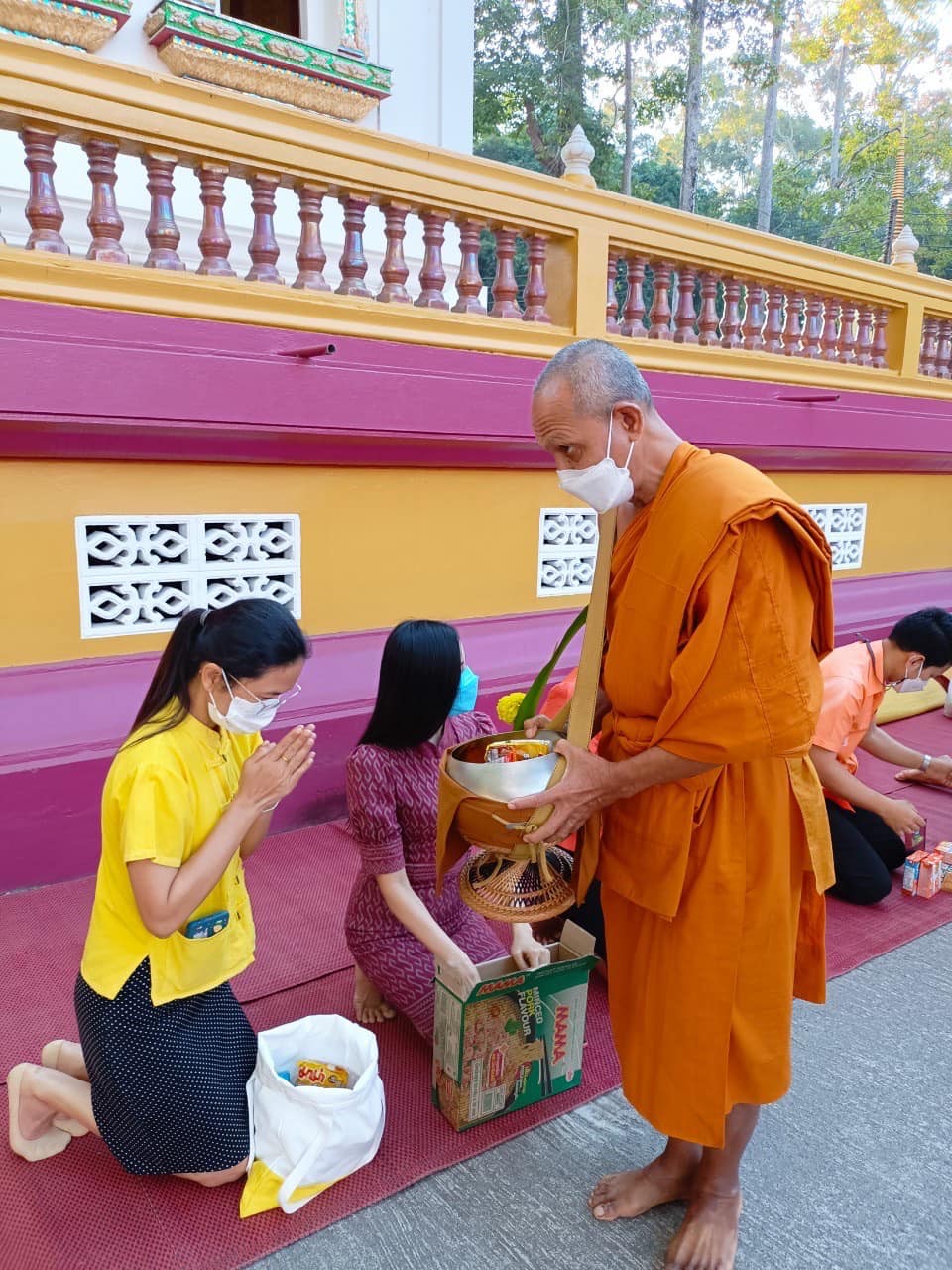 ✨✨”พช.ปราจีนบุรี ร่วมพิธีทำบุญตักบาตรข้าวสารอาหารแห้งฯ โครงการบรรพชาอุปสมบท 99 รูป ถวายพระพรชัยมงคลแด่สมเด็จพระเจ้าลูกเธอ เจ้าฟ้าพัชรกิติยาภา นเรนทิราเทพยวดี กรมหลวงราชสาริณีสิริพัชร มหาวัชรราชธิดา”