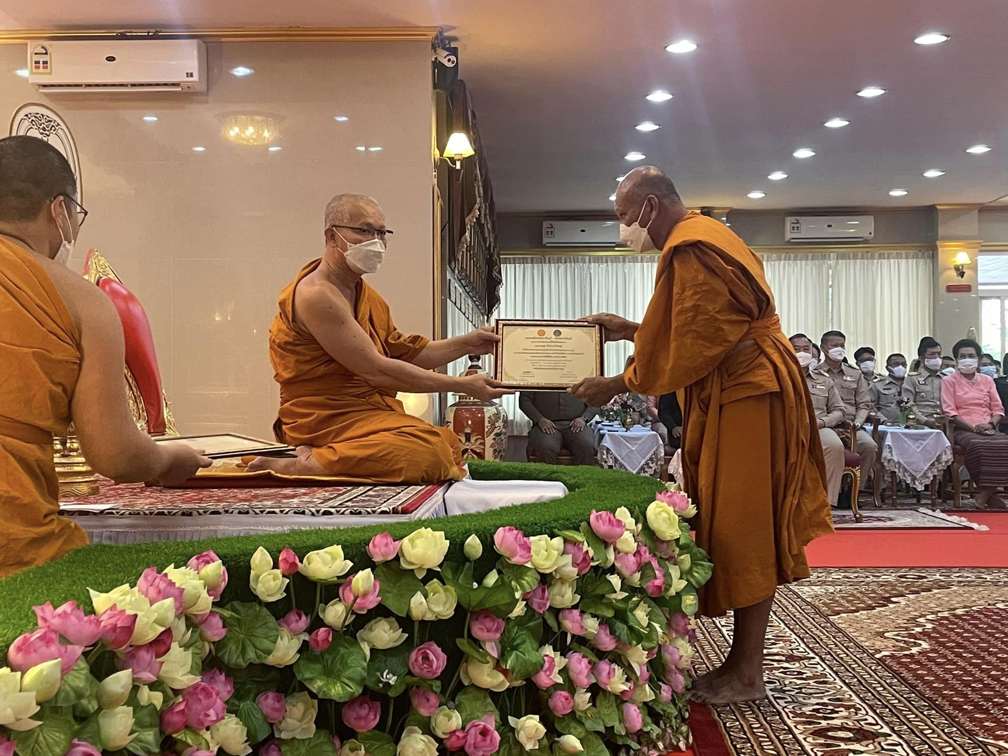 ✨✨”พช.ปราจีนบุรี ร่วมพิธีลาสิกขา โครงการบรรพชาอุปสมบท 99 รูป ถวายพระพรชัยมงคลแด่สมเด็จพระเจ้าลูกเธอ เจ้าฟ้าพัชรกิติยาภา นเรนทิราเทพยวดี กรมหลวงราชสาริณีสิริพัชร มหาวัชรราชธิดา กระทรวงมหาดไทย”