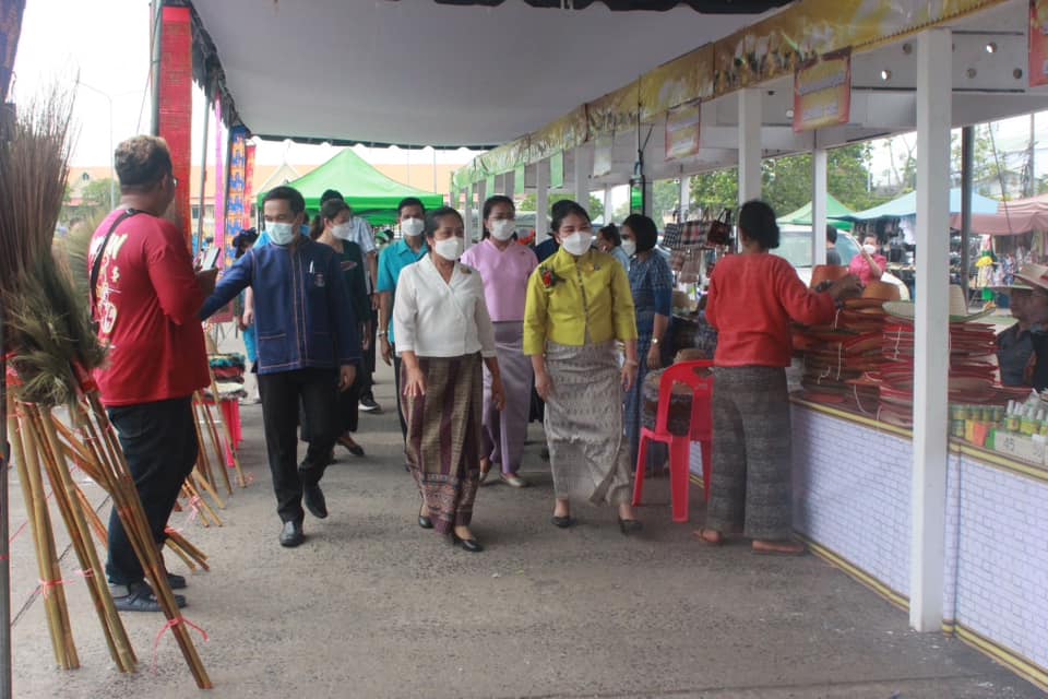 ??”พช.ปราจีนบุรี จัดโครงการส่งเสริมช่องทางการตลาดผลิตภัณฑ์กลุ่มอาชีพสมาชิกกองทุนพัฒนาบทบาทสตรี”