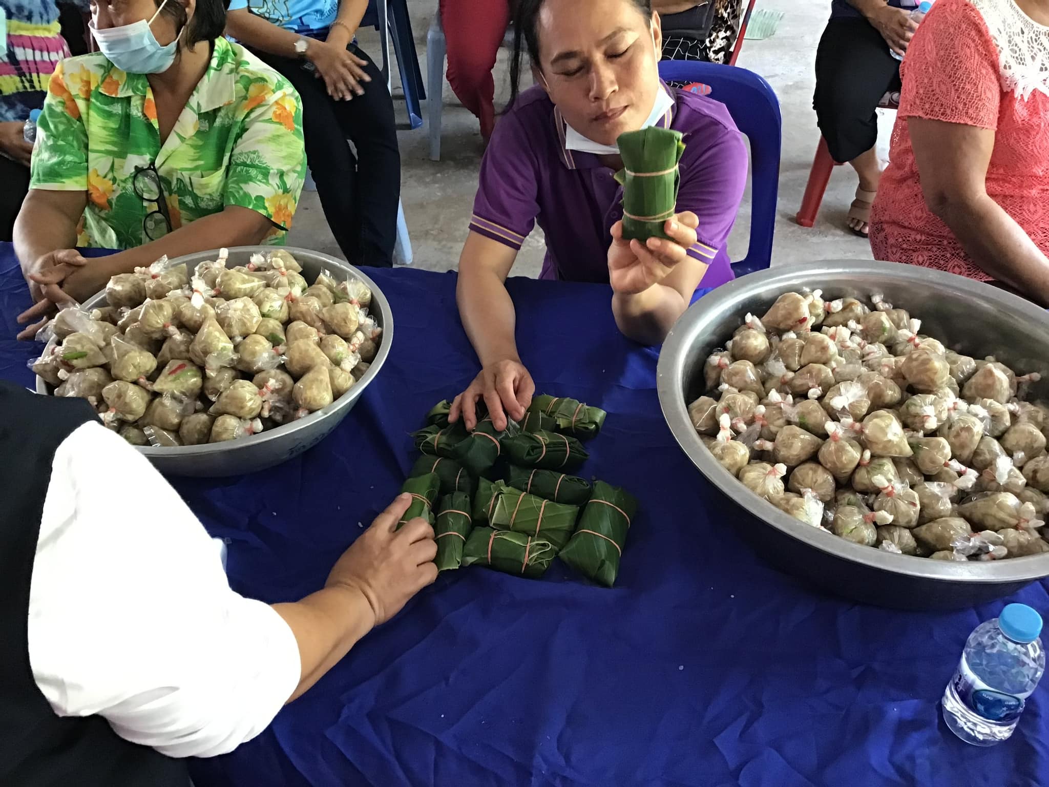✨✨”พช.ปราจีนบุรี จัดโครงการสารสนเทศตำบลต้นแบบเพื่อการพัฒนาคุณภาพชีวิต กิจกรรมสนับสนุนประเด็นการพัฒนาคุณภาพชีวิต สาธิตอาชีพทำแหนมหมู ตามแนวทางของเศรษฐกิจพอเพียง”