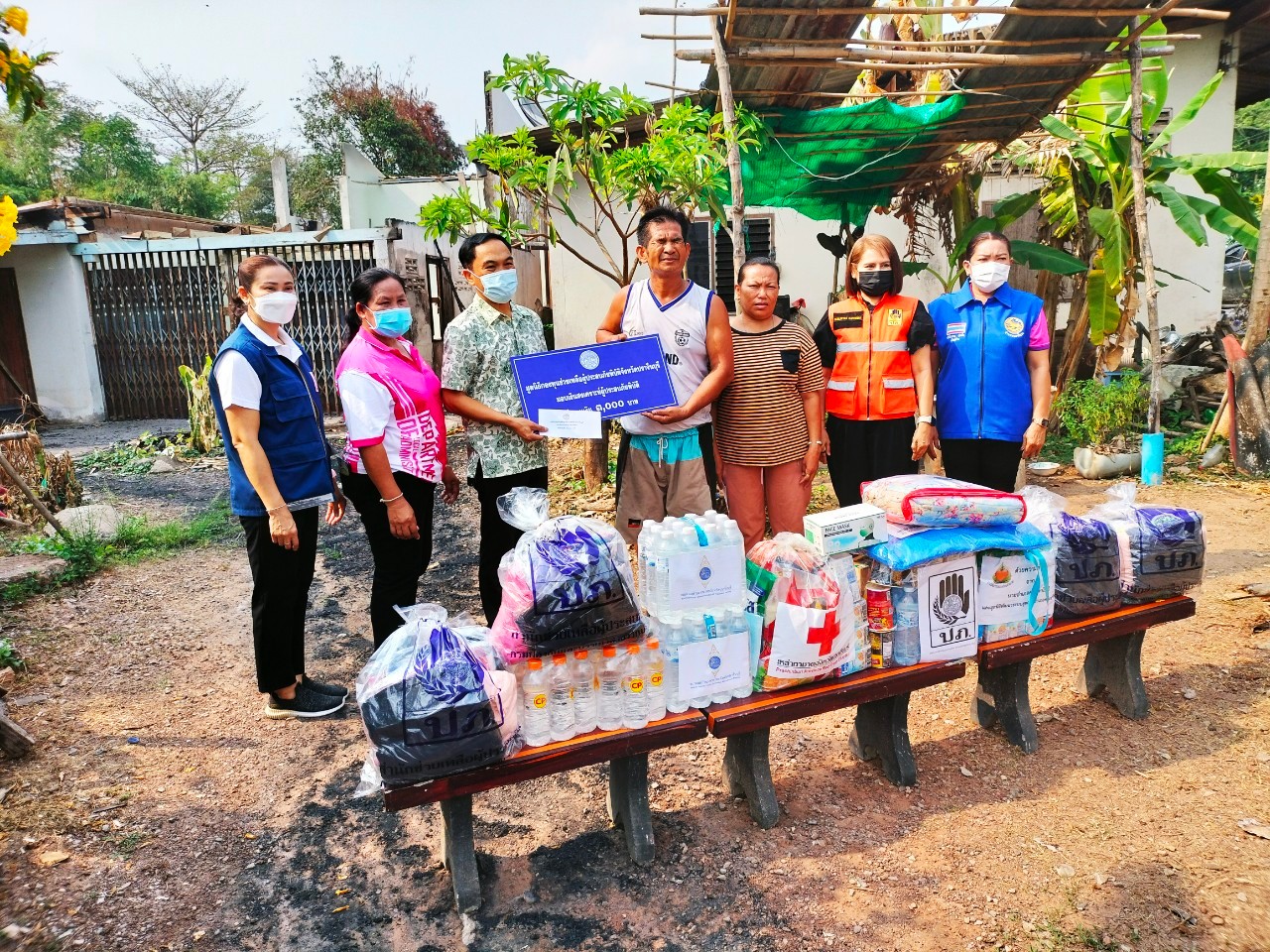 ??”พช.ปราจีนบุรี ร่วมกับมูลนิธิกองทุนช่วยเหลือผู้ประสบภัยพิบัติจังหวัดปราจีนบุรี ช่วยเหลือครัวเรือนผู้ประสบเหตุอัคคีภัย จำนวน 3 แห่ง”