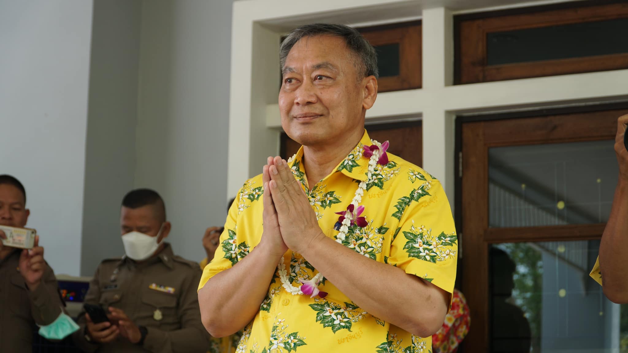 ✨✨”พช.ปราจีนบุรี ร่วมพิธีรดน้ำขอพรจากผู้ว่าราชการจังหวัดปราจีนบุรี เนื่องในประเพณีสงกรานต์ ประจำปี 2566″
