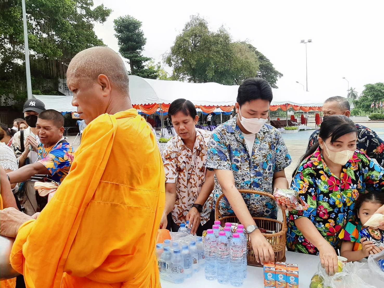 ✨✨”พช.ปราจีนบุรี ร่วมพิธีทำบุญตักบาตรเนื่องในวันสงกรานต์ ประจำปี 2566″