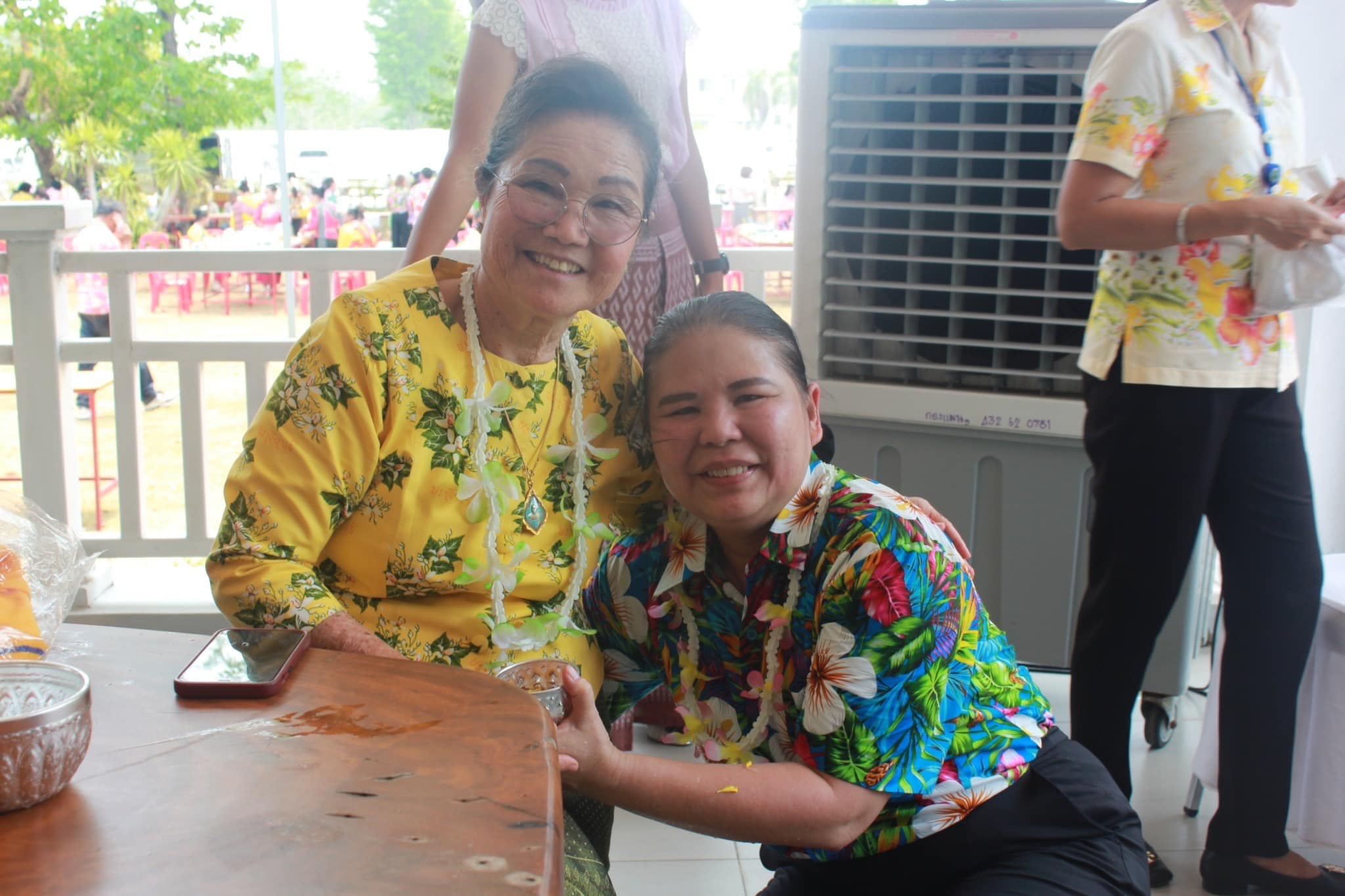 ✨✨”พช.ปราจีนบุรี ร่วมพิธีรดน้ำขอพรจากผู้ว่าราชการจังหวัดปราจีนบุรี เนื่องในประเพณีสงกรานต์ ประจำปี 2566″