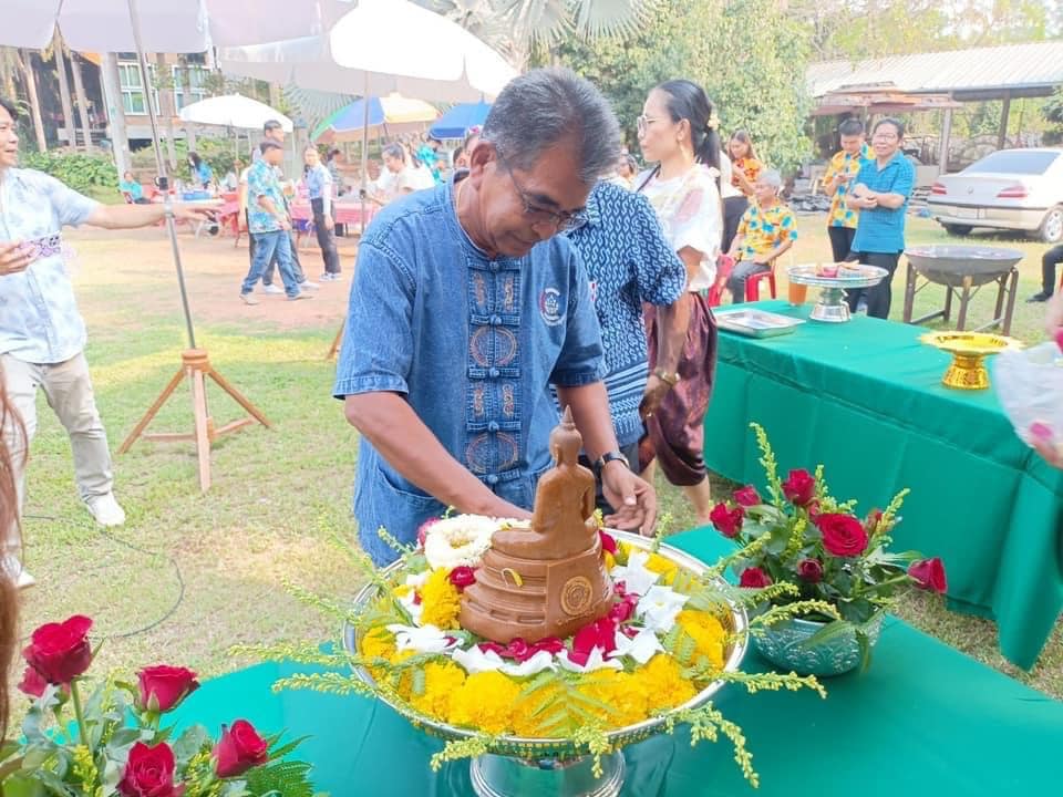 ✨✨”พช.ปราจีนบุรี ร่วมพิธีรดน้ำขอพรจากผู้ใหญ่ เนื่องในประเพณีสงกรานต์ ประจำปี 2566”