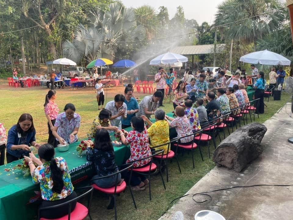 ✨✨”พช.ปราจีนบุรี ร่วมพิธีรดน้ำขอพรจากผู้ใหญ่ เนื่องในประเพณีสงกรานต์ ประจำปี 2566”