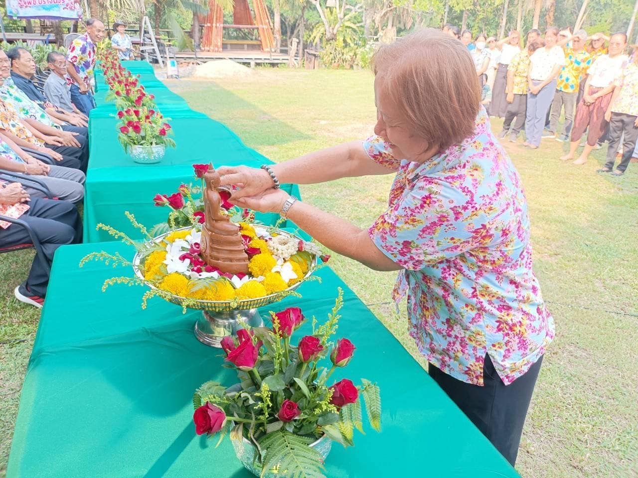 ✨✨”พช.ปราจีนบุรี ร่วมพิธีรดน้ำขอพรจากผู้ใหญ่ เนื่องในประเพณีสงกรานต์ ประจำปี 2566”