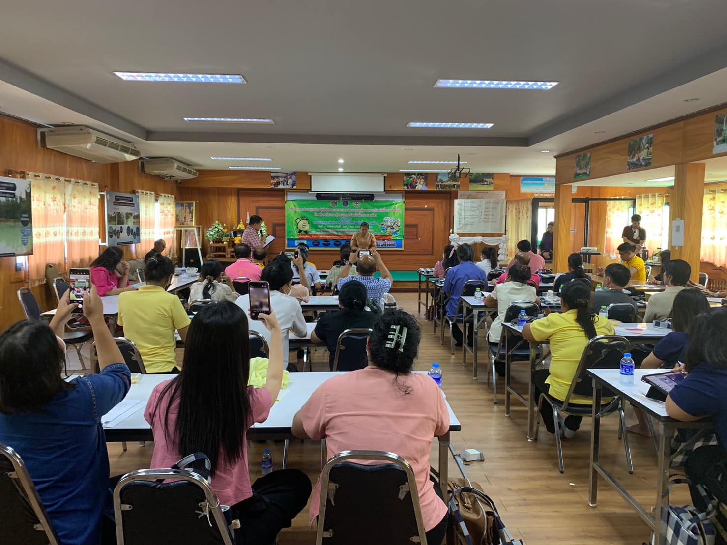 ??”พช.ปราจีนบุรี จัดโครงการประชุมเชิงปฏิบัติการคณะกรรมการกลุ่มออมทรัพย์เพื่อการผลิตโดยโรงเรียนกลุ่มออมทรัพย์เพื่อการผลิต รุ่นที่ 1″