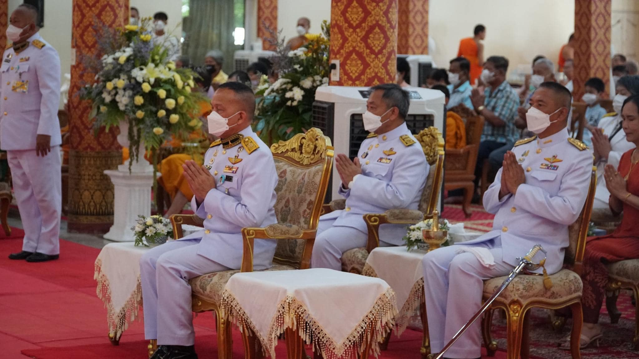 ??”พระบาทสมเด็จพระเจ้าอยู่หัว ทรงพระกรุณาโปรดพระราชทานผ้าไตร น้ำสรง และเครื่องสักการะ และไทยธรรมพระราชทาน ถวายแด่ พระครูสิริพัฒนโสภณ (เสริม ฐิตธมฺโม) ที่ปรึกษาเจ้าคณะจังหวัดปราจีนบุรี เจ้าอาวาสวัดสง่างาม เนื่องในโอกาสเจริญอายุวัฒนมงคล 83 ปี”