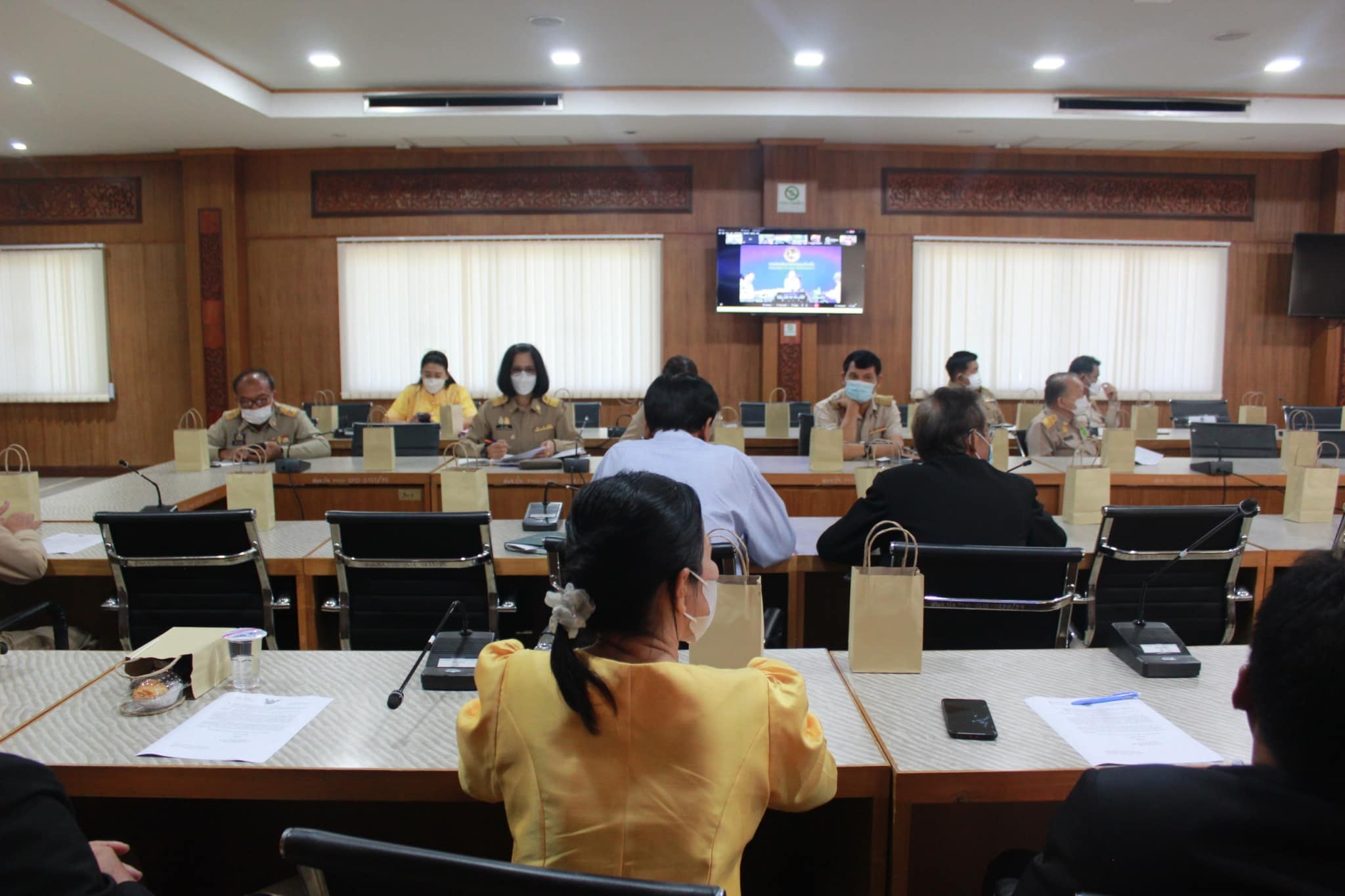 ??”พช.ปราจีนบุรี ร่วมประชุมเพื่อรับฟังความคิดเห็นประกอบการเสนอขอแก้ไขประกาศคณะกรรมการกลางข้าราชการหรือพนักงานส่วนท้องถิ่น เรื่อง มาตรฐานทั่วไปเกี่ยวกับการสอบคัดเลือกและการคัดเลือกข้าราชการหรือพนักงานส่วนท้องถิ่นให้ดำรงตำแหน่งสายผู้บริหาร”