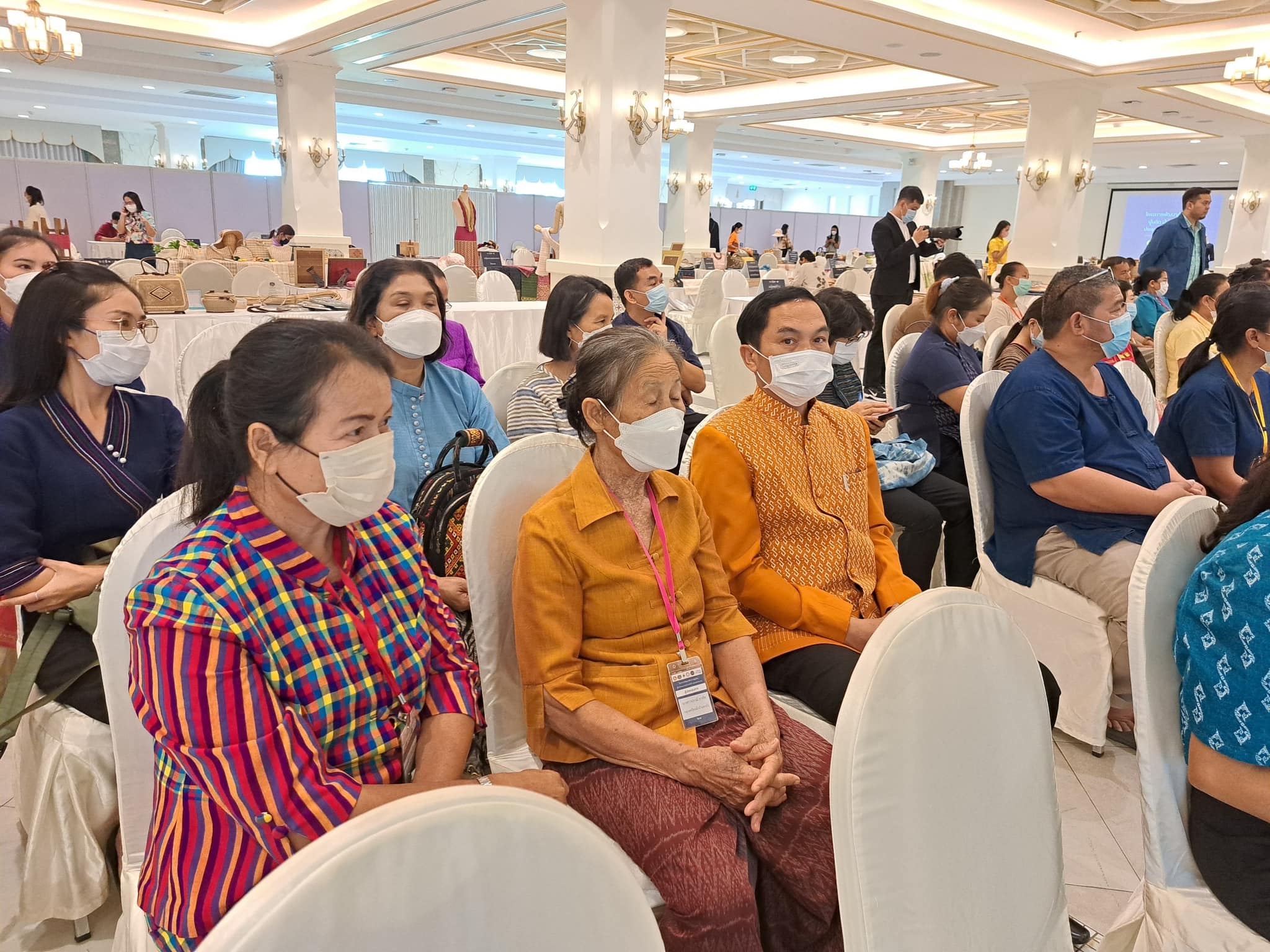 ??”พช.ปราจีนบุรี ร่วมโครงการพัฒนาศักยภาพผู้ผลิต ผู้ประกอบการประเภทผ้า และหัตถกรรมและโครงการจัดแสดงและจำหน่ายผลิตภัณฑ์ภูมิปัญญาผ้าไทย และงานหัตถกรรมชุมชน”