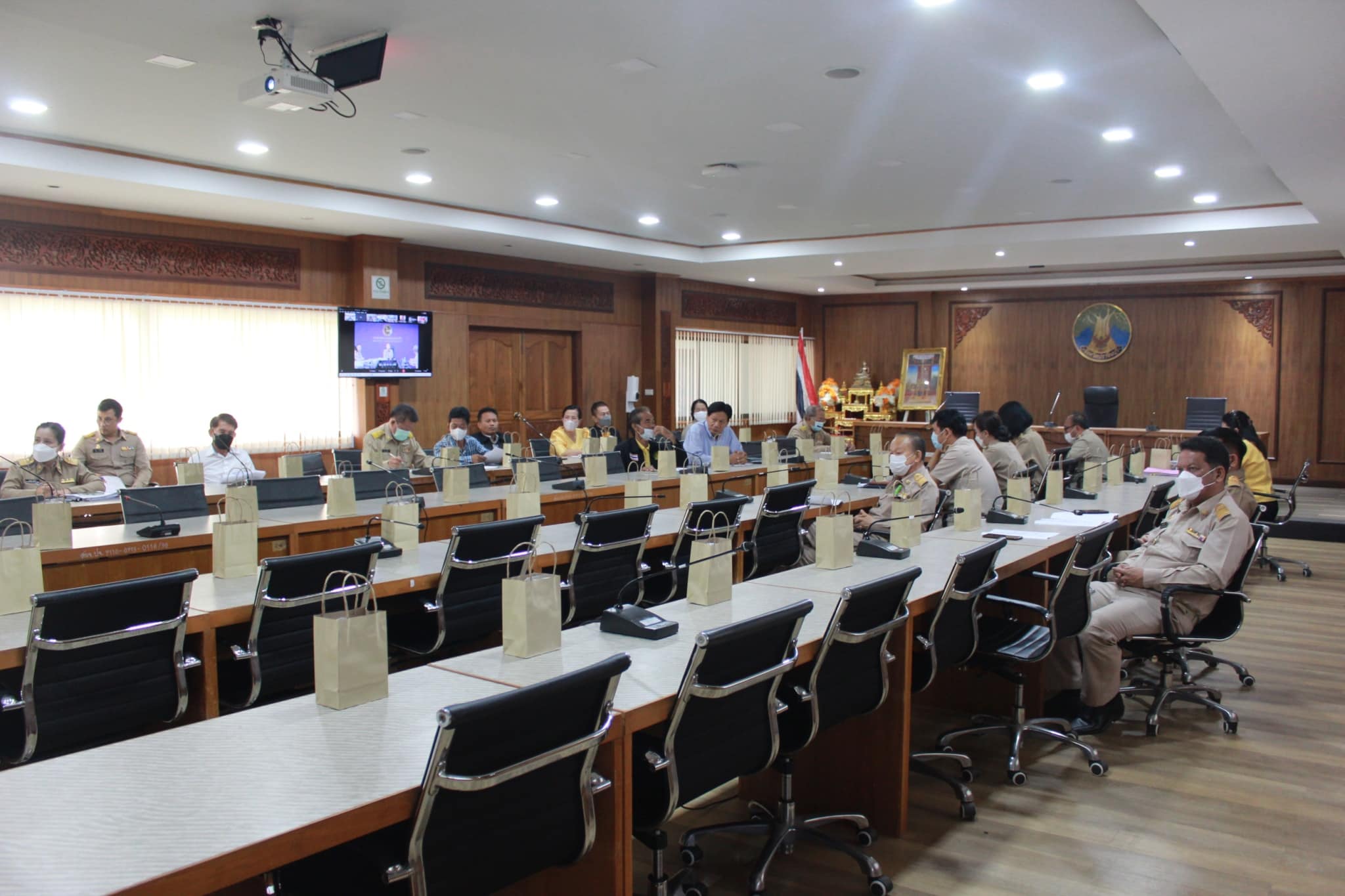 ??”พช.ปราจีนบุรี ร่วมประชุมเพื่อรับฟังความคิดเห็นประกอบการเสนอขอแก้ไขประกาศคณะกรรมการกลางข้าราชการหรือพนักงานส่วนท้องถิ่น เรื่อง มาตรฐานทั่วไปเกี่ยวกับการสอบคัดเลือกและการคัดเลือกข้าราชการหรือพนักงานส่วนท้องถิ่นให้ดำรงตำแหน่งสายผู้บริหาร”
