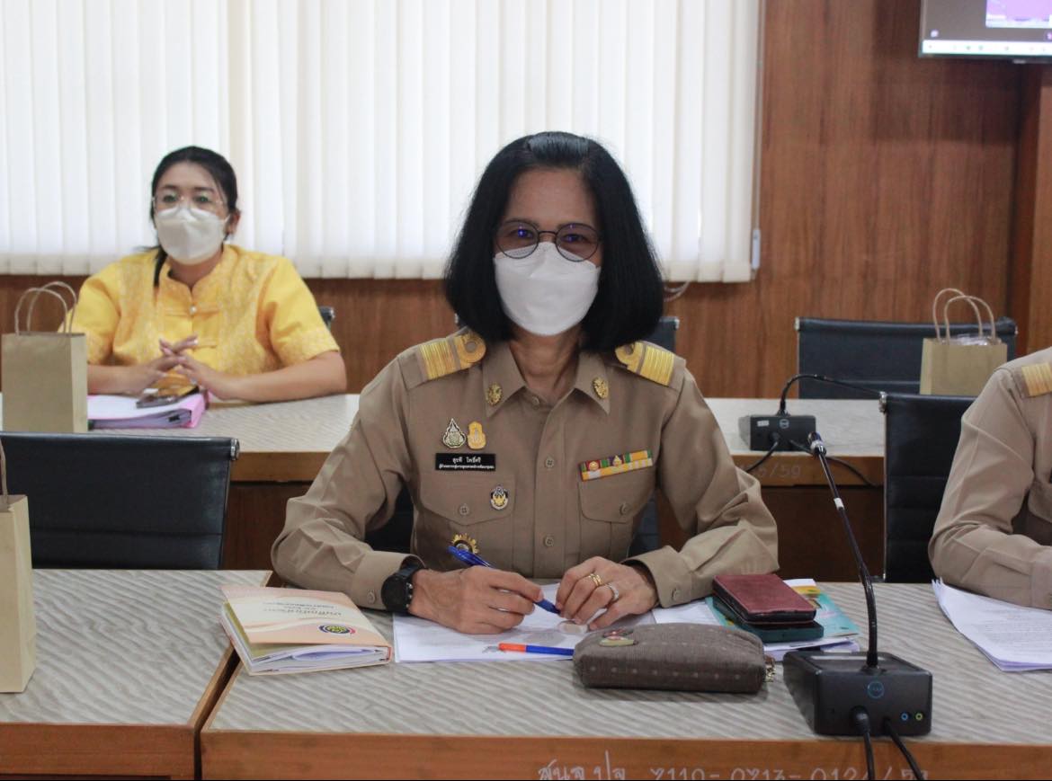 ??”พช.ปราจีนบุรี ร่วมประชุมเพื่อรับฟังความคิดเห็นประกอบการเสนอขอแก้ไขประกาศคณะกรรมการกลางข้าราชการหรือพนักงานส่วนท้องถิ่น เรื่อง มาตรฐานทั่วไปเกี่ยวกับการสอบคัดเลือกและการคัดเลือกข้าราชการหรือพนักงานส่วนท้องถิ่นให้ดำรงตำแหน่งสายผู้บริหาร”